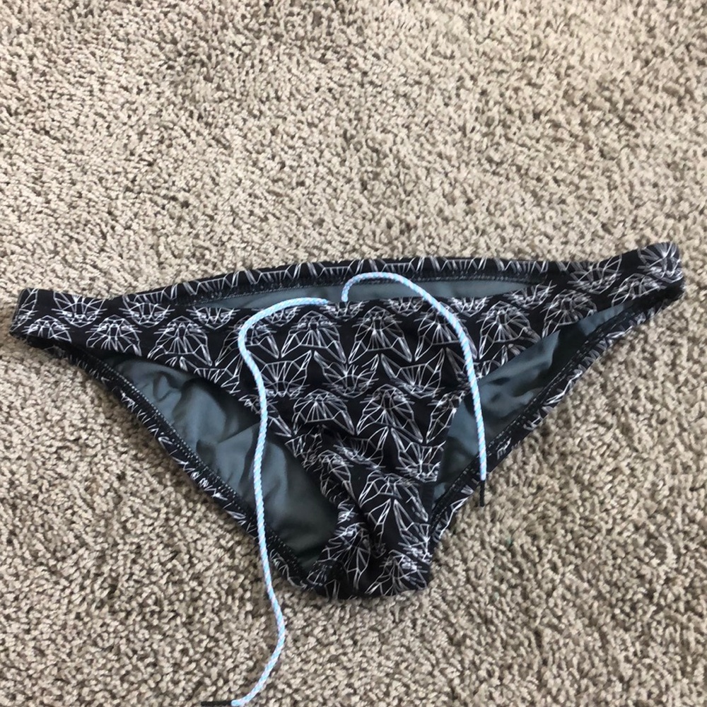 Jolyn bottoms